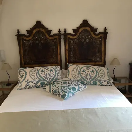 Antica Casa Del Pozzo Apartment *