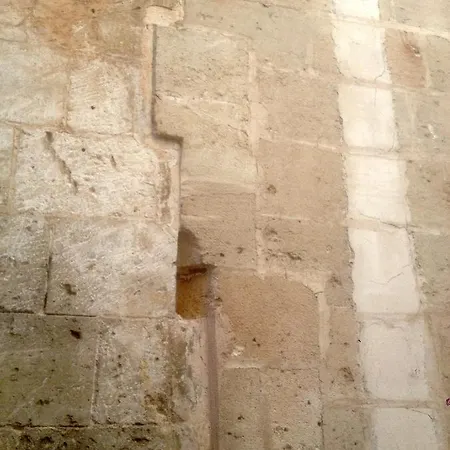 Antica Casa Del Pozzo מנדוריה